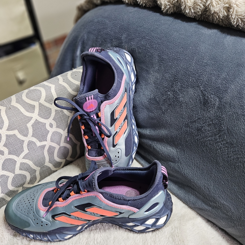 Men's Athletic Sneakers in Teal and Coral
